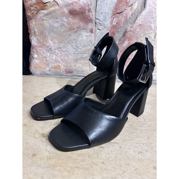Nordstrom Nolomita-Lea Black Open Toe Block Heel Buckled Sandals Size 7 - Picture 1 of 9